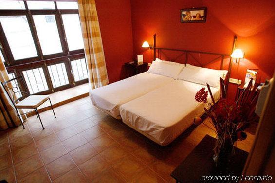 Sercotel Toledo Imperial Room photo